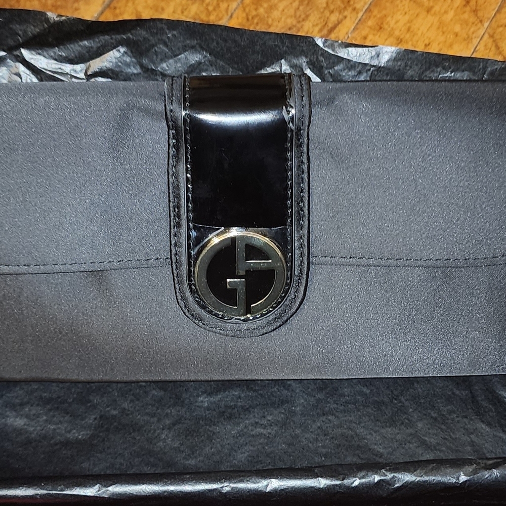 ​NIB Giorgio Armani Parfums Black Satin Evening Clutch / Makeup Bag Gold Logo